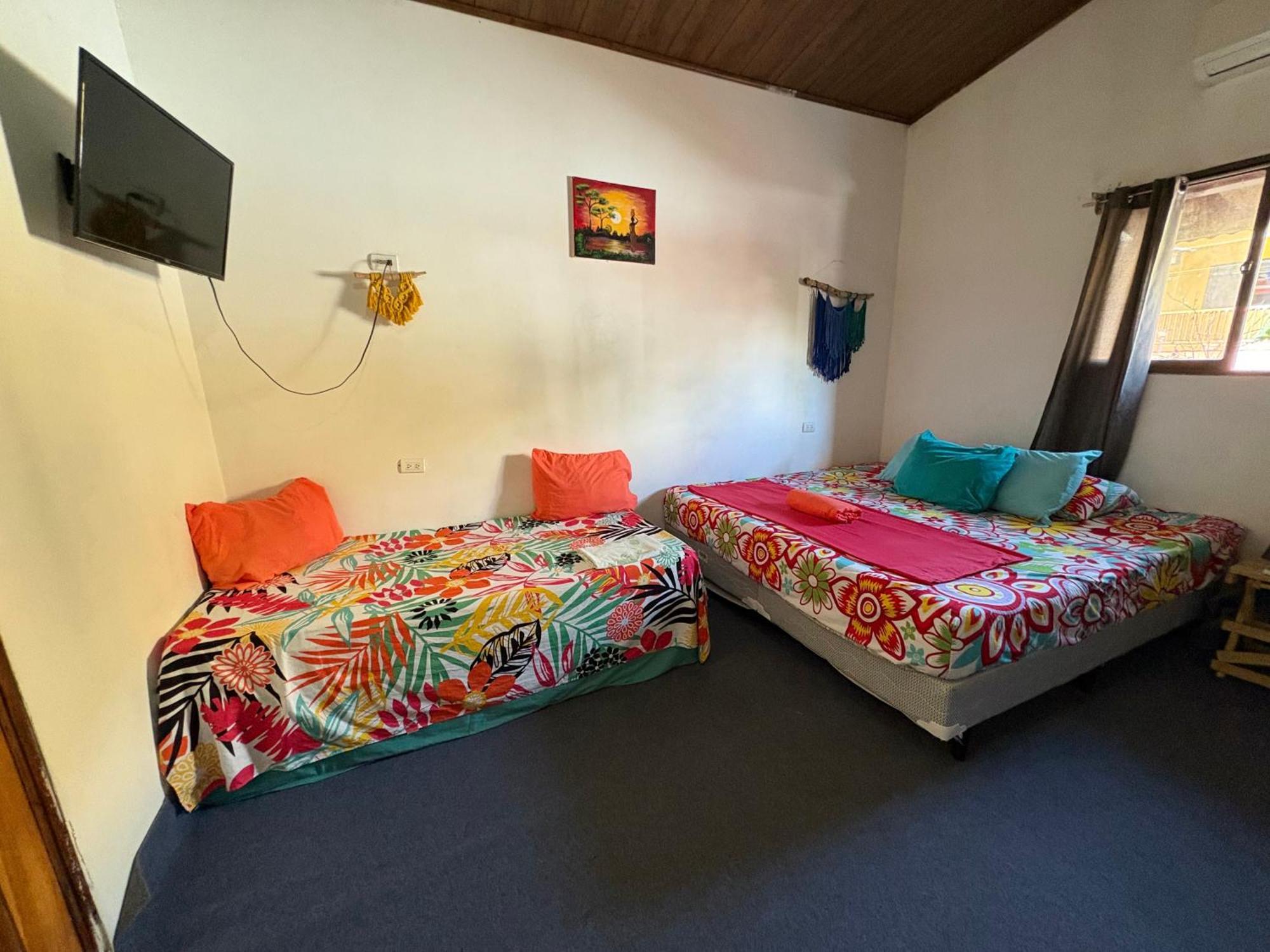 Passifloras Hostel Quepos Extérieur photo